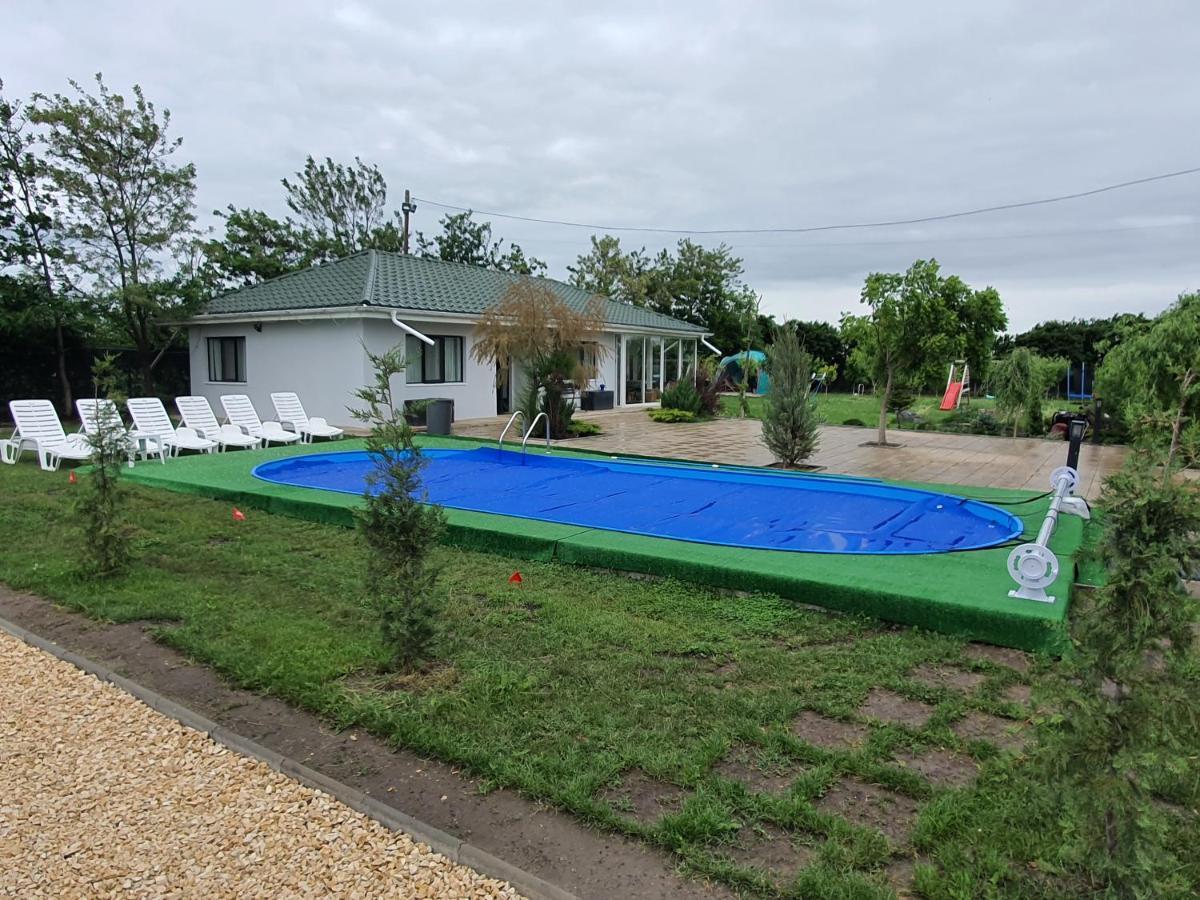 Casa Elis Piscina, Jacuzzy , Sauna, Ciubar Merei エクステリア 写真